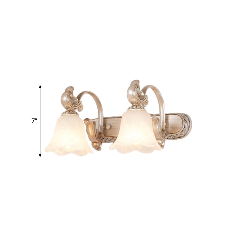 Frendorf | Traditionele Bloemenschaduw Vanity Wandlamp Melkglas 2/3 Koppen Badkamer Wandlicht met Gebogen Arm in Khaki