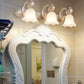 Frendorf | Traditionele Bloemenschaduw Vanity Wandlamp Melkglas 2/3 Koppen Badkamer Wandlicht met Gebogen Arm in Khaki