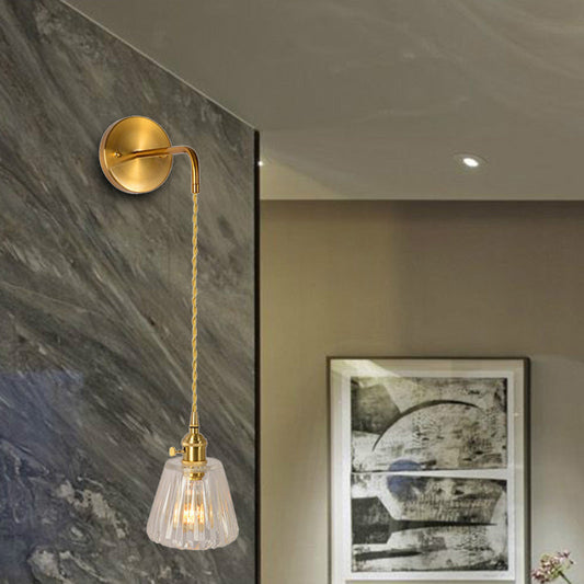 Frendorf | 1 Licht Wandmontage Verlichting Traditionele Koepel/Kegel Duidelijk Prismatic Glas LED Sconcelichtarmatuur in Goud