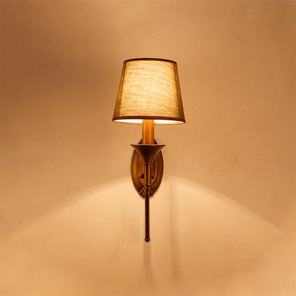 Frendorf | 1/2-Bulb Schlafzimmer Wandlampe Landhausstil Armeegrün Wandleuchte mit konischem Stoffschirm