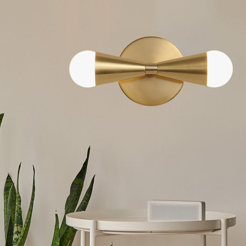 Frendorf | Metallische Ausladende Wandleuchte Minimalismus 2 Lichter Messing Wandbeleuchtung Idee für Wohnzimmer