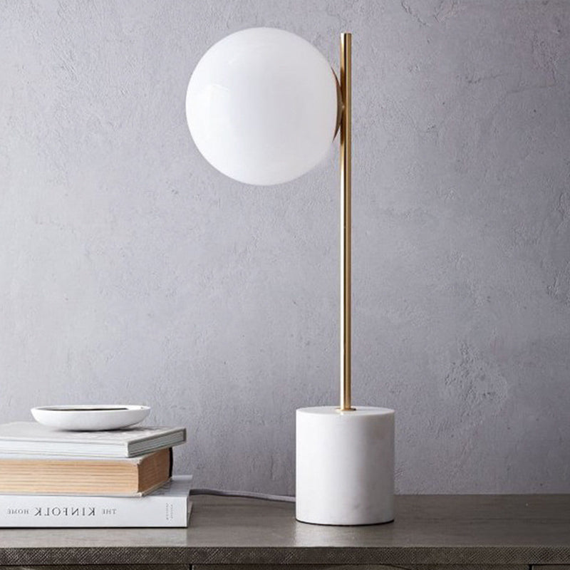 Weiße Glas-Sphären-Tischlampe Modern 1 Kopf Lese-Buchlicht mit Marmorbasis