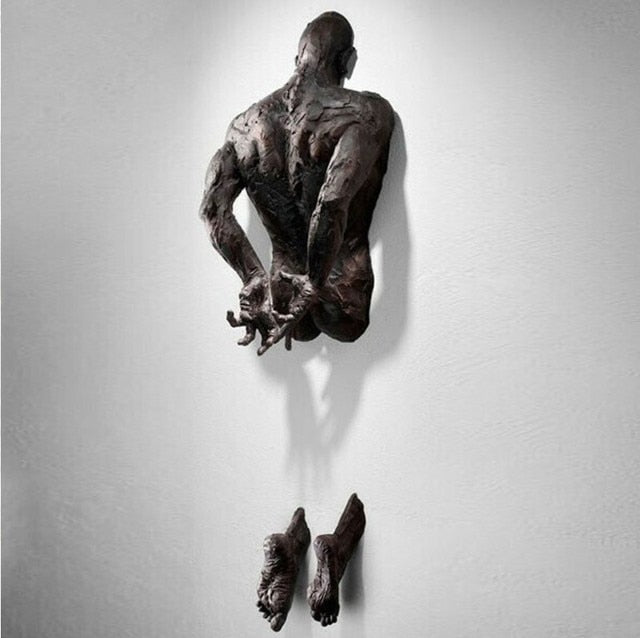 3D Durchwandfigur Skulptur Harz Elektroplattierung Imitation Kupfer abstrakter Kletterer Statue Wohnzimmer Wohnkultur