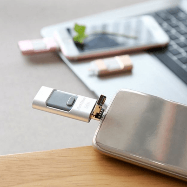 Frendorf | Plug & Play USB Drive  für iPhone