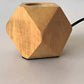 Frendorf | GeoLume – Tischlampe mit facettiertem geometrischem Holzfuß