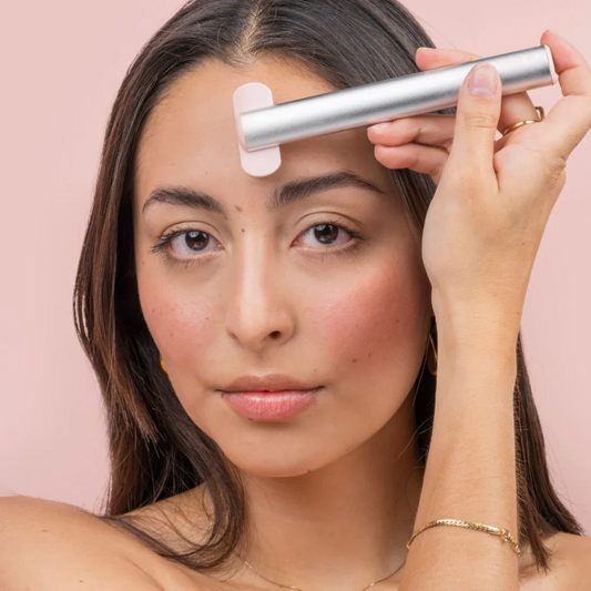 Frendorf | Augenmassager Lichtstrahl Rot | Fühlen Sie sich selbstbewusst und schön