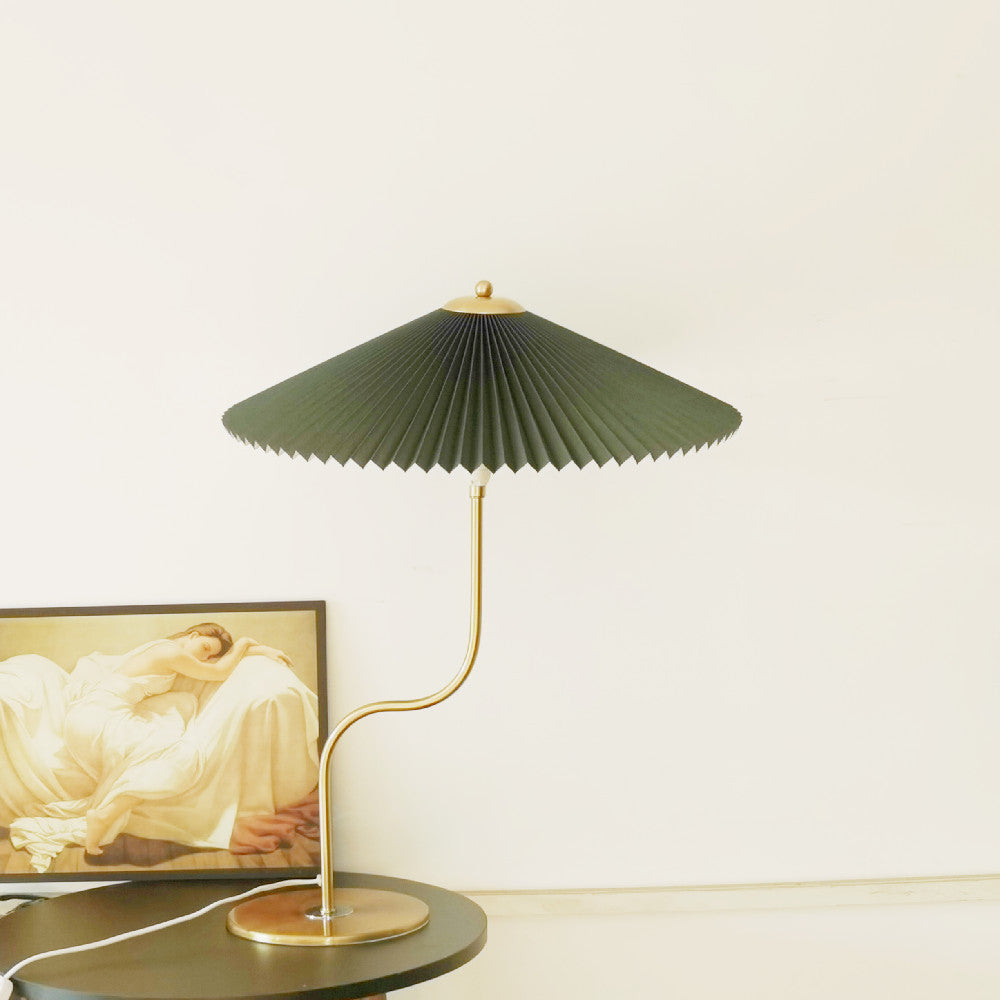 Frendorf | LumiCharm Retro Tischlampe Schirm Design | Faltenschirm | Dekorative Lampe | Stimmungslicht für Zuhause