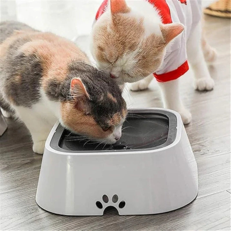Frendorf | PawSip – Tropfwasserfeste flüssige Wasserschale für Hunde und Katzen