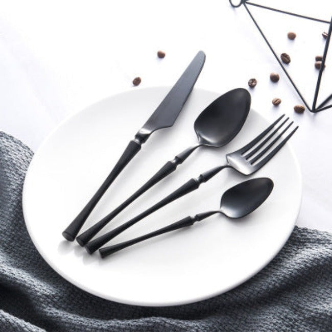 Klassisches Edelstahlset mit Eleganten Griffen