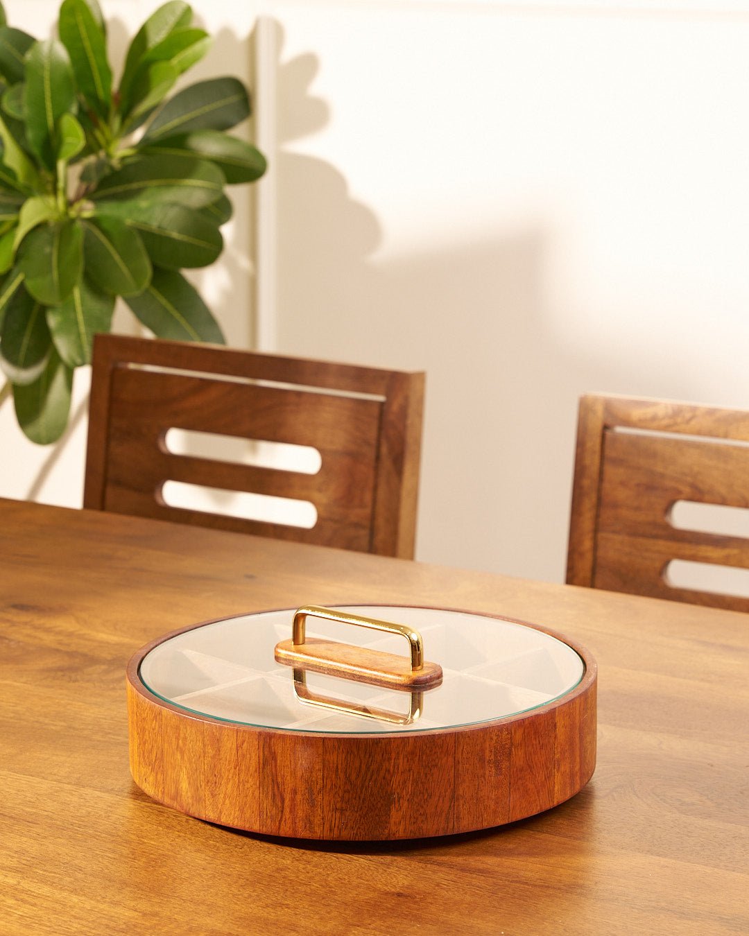 Frendorf | BambooSpin – 9-Fächer Servierplatte mit drehbarem Deckel | Premium Bambus Snackplatte