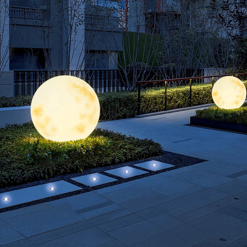 Gartenlampe in Form des Mondes