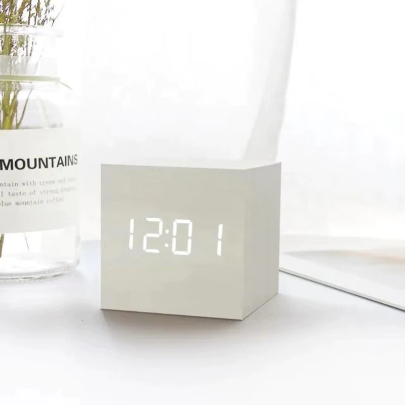 LED Würfel Uhr