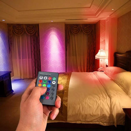 Frendorf | 4er-Pack: Magic Light LED-Lampe (E27 3W) mit Fernbedienung - 16 Farben