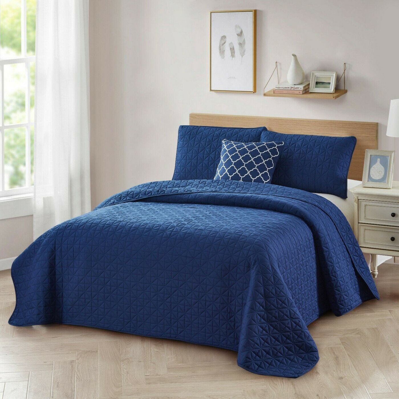 Frendorf | 4-teilig: Bibb Home Solid Wendedecke Set mit besticktem Kissen