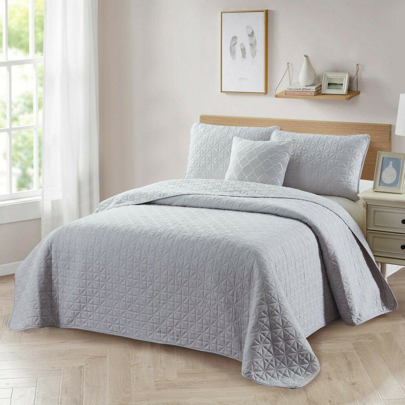 Frendorf | 4-teilig: Bibb Home Solid Wendedecke Set mit besticktem Kissen