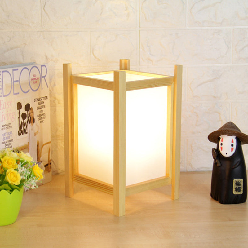 Frendorf | Woodelle – Moderne Tischlampe mit Charme aus natürlichem Holz