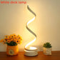Moderne Spiral Tischlampe – Kreative LED Schreibtischlampe mit sanftem warmem Licht, perfekt für Schlafzimmer, Wohnzimmer und Studien Dekor
