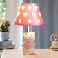 Eine Licht Tapered Shade Tischlampe mit Bären Cartoon Stoff Leselampe für Nachttisch