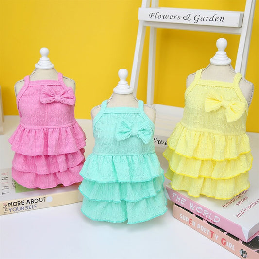 Adorable Rüschhundekleid mit Schleife - Perfekt für Sommerausflüge