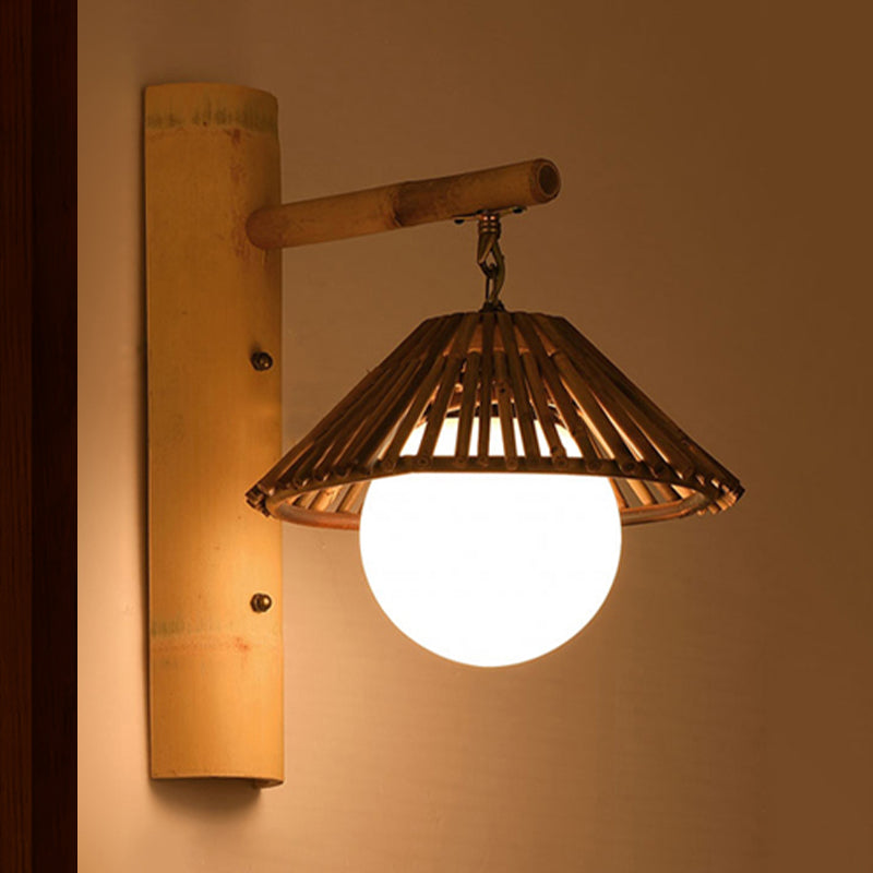 Frendorf | Bamboe Conen Wandmontage Licht Aziatische Stijl 1-Licht Bruine Wandlamp met Witte Glazen Bol Schaduw