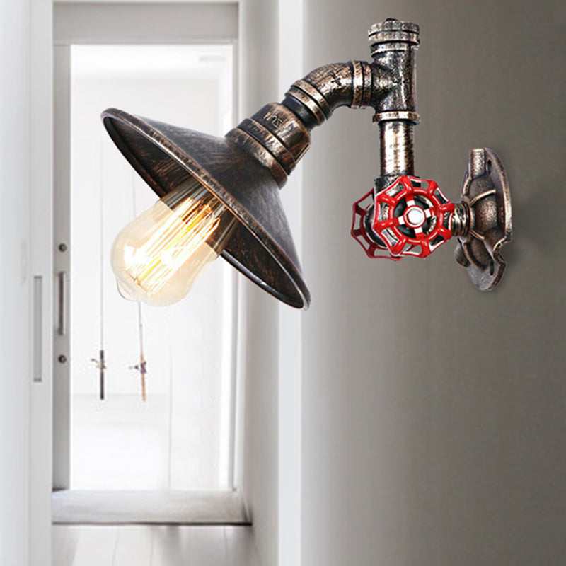 Frendorf | Metallic Flared Shade Wandlampverlichting met Pijp en Ventiel Rustieke 1 Lichts Corridor Wandlamp in Verweerd Brons
