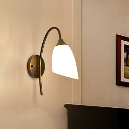 Frendorf | 1 Glühbirne Winkel Shade Wandmontierte Licht Fixture Modern Schwarz/Gold Milchglas Beleuchtung für Schlafzimmer