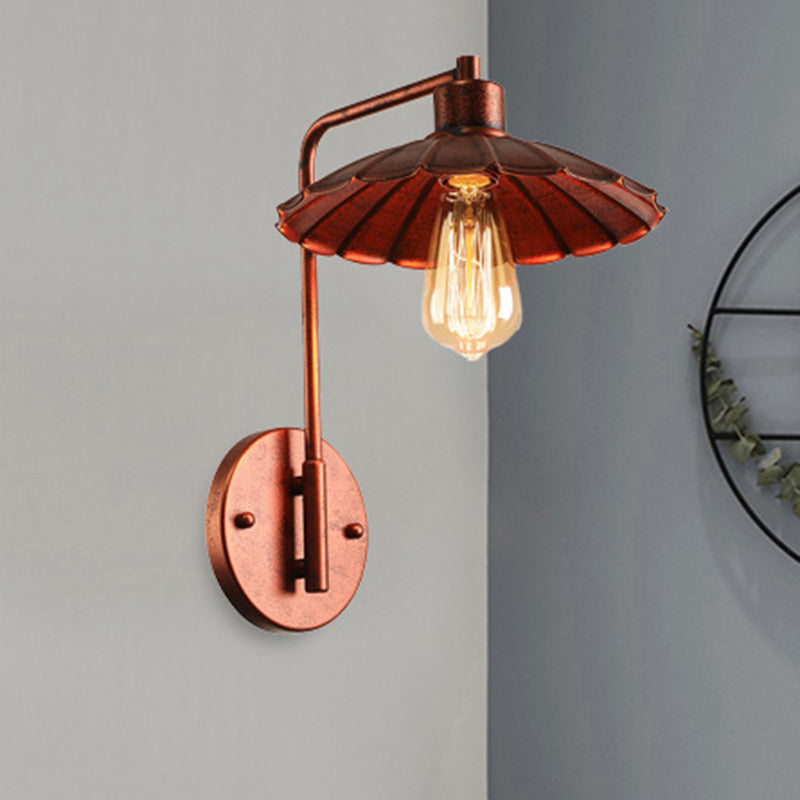 Frendorf | Scalloped Shade Bedside Sconce Wand verlichting Vintage stijl Metallic 1 licht Zwart/Roest Wandlamp met gebogen arm