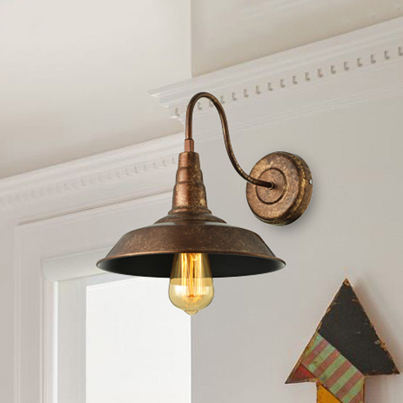 Frendorf | Antieke stijl schuurmuurlamp 1 licht ijzeren wandlamp met goose-neck arm in brons/roest voor slaapkamer
