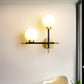 Frendorf | 2-Birnen Milchglas Wandleuchte Modern Schwarze Doppelte Kugel Wohnzimmer Wandlampe mit Kreuzdesign