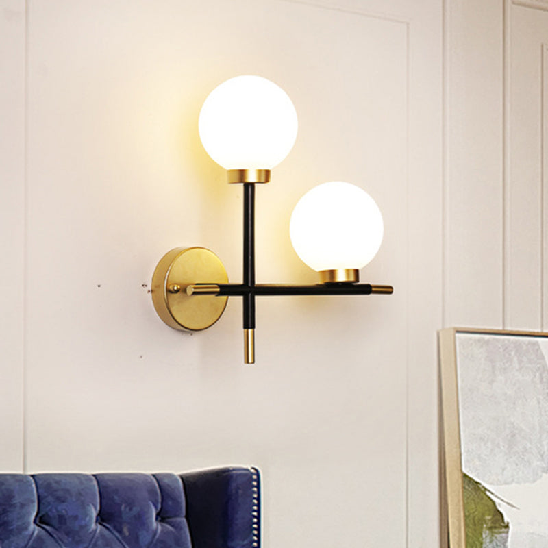 Frendorf | 2-Birnen Milchglas Wandleuchte Modern Schwarze Doppelte Kugel Wohnzimmer Wandlampe mit Kreuzdesign