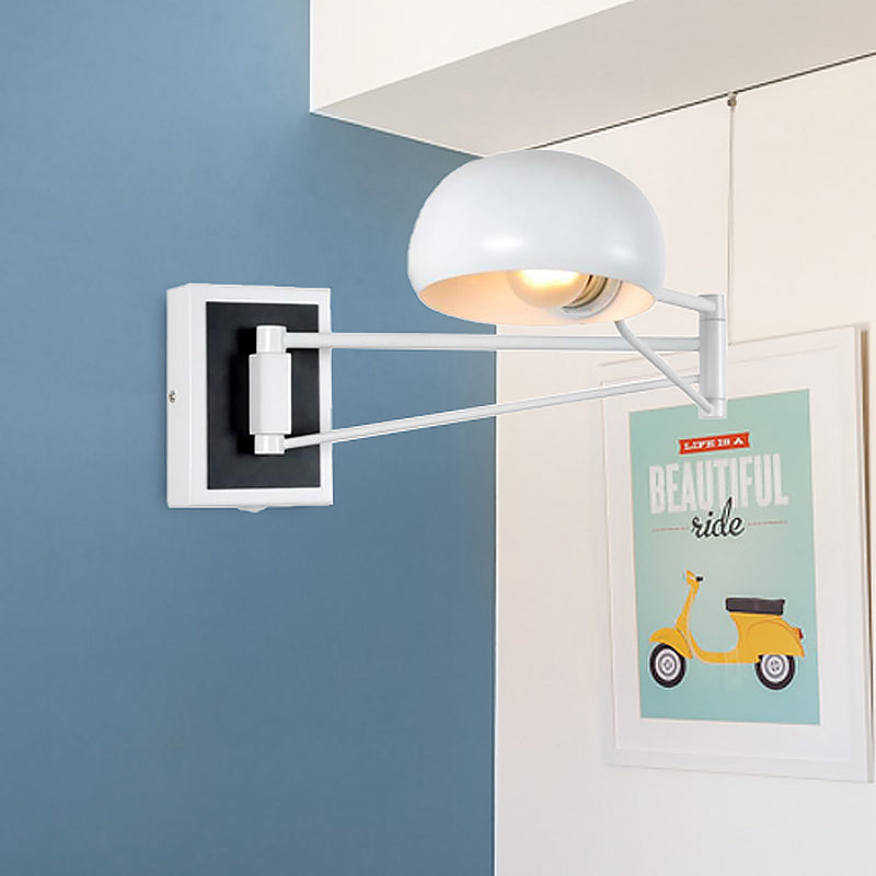 Frendorf | Schwenkarm-Metall-Wandleuchte mit Kuppelschirm Retro Stilvolle 1-Licht-Nachtwandbeleuchtung in Schwarz/Weiß