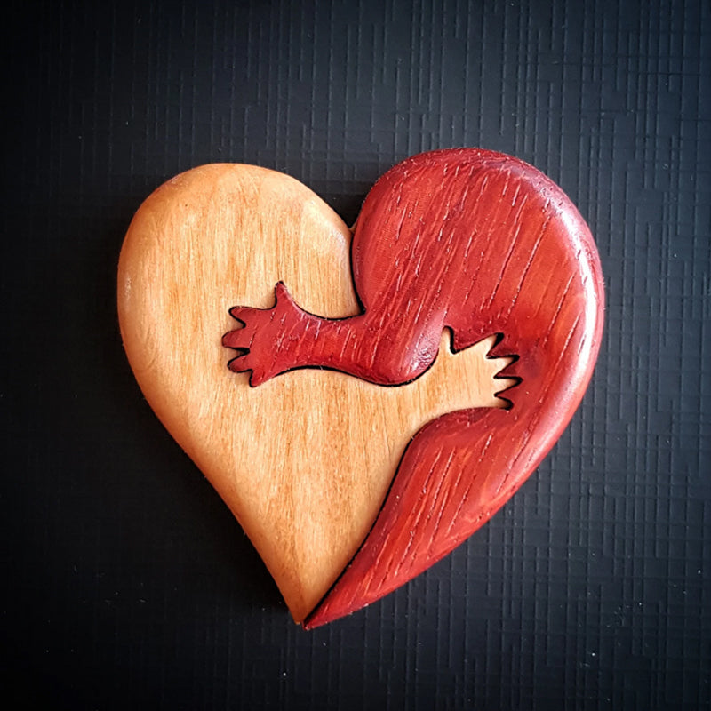 Frendorf | HeartCraft Liebevolle Herz-Anstecker aus Holz | Intarsien-Design | Nachhaltige Accessoires
