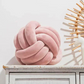 Frendorf | VelvetNest Skandinavisches Knotenkissen aus Samt | Stilvolle Deko | Weich & Komfortabel | Perfekte Wohnaccessoire