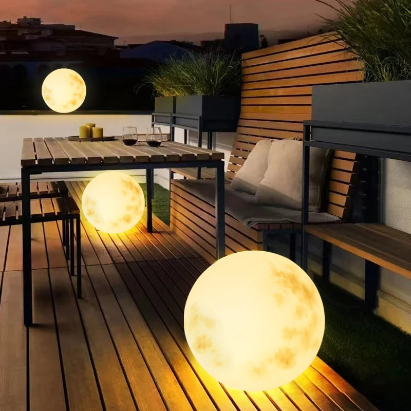 Gartenlampe in Form des Mondes