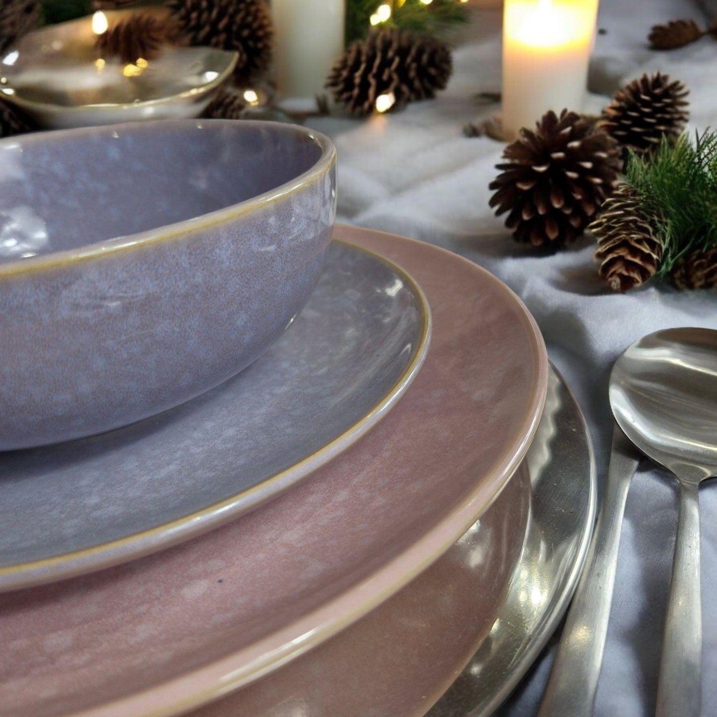 Frendorf | Bluebell Dinnerplatte 26 cm - Elegantes Keramikgeschirr mit Bluebell-Blütenmuster - Perfekt für die Servierung von Hauptgerichten oder größeren Mahlzeiten - Fügt Ihrem Esstisch eine zarte und erfrischende Note hinzu