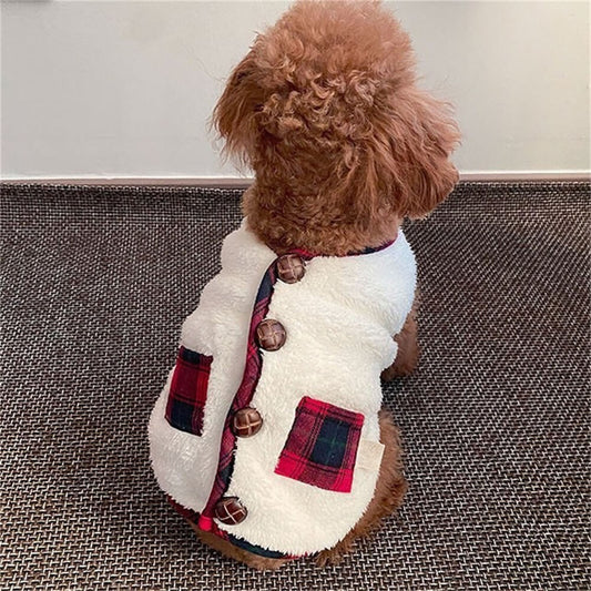 Karierte Winterhundejacke mit Schal – Festlich und Gemütlich für die Feiertage