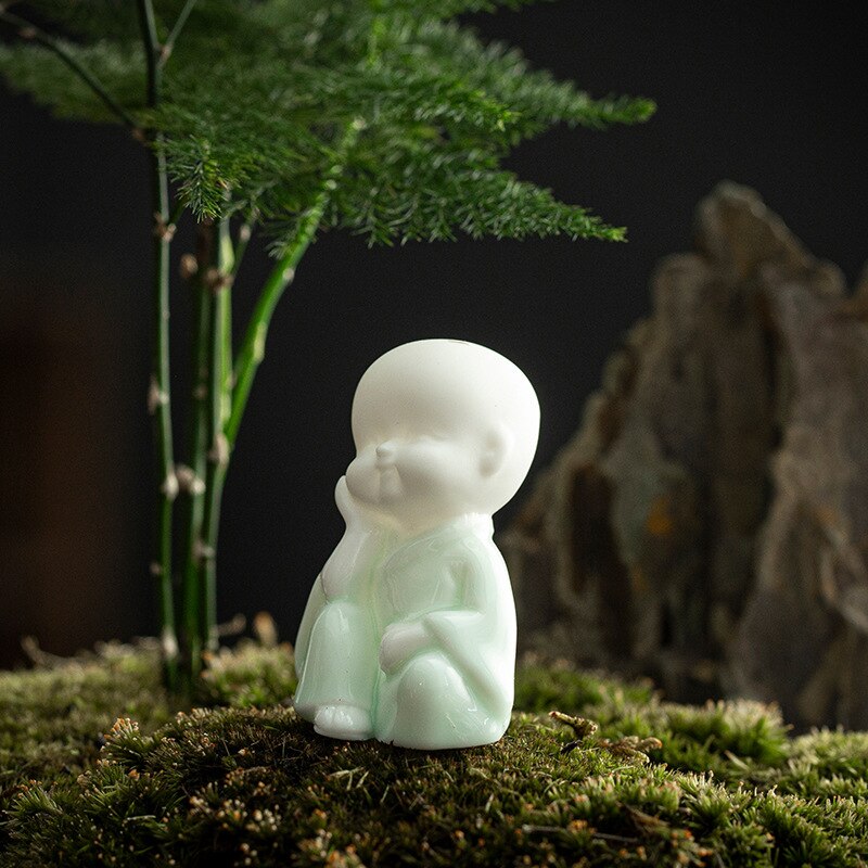 4 Stück / Set Keramisch Süß Mini Kleiner Mönch Teepet Porzellanfiguren Miniatur Fee Garten Buddha Statue Handwerk Feng Shui Zen