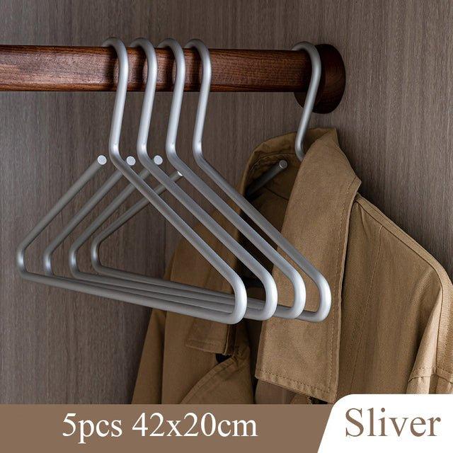 5 Stück Kleiderbügel aus massivem mattem Gold/Silber │ Nahtloser Kleiderschrank-Organizer aus Metall