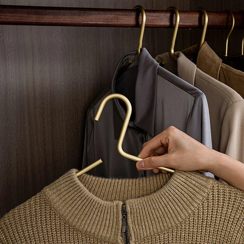Frendorf | HangerLux Kleiderbügel Set aus Metall | Mattgold oder Silber | Nahtloser Kleiderschrank-Organizer | 5-teilig