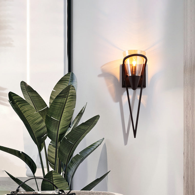 Frendorf | Vintage Conical Wandleuchte 1 Glühbirne Amberglas Wandmontiert Licht in Schwarz mit Rechteckiger Rückplatte