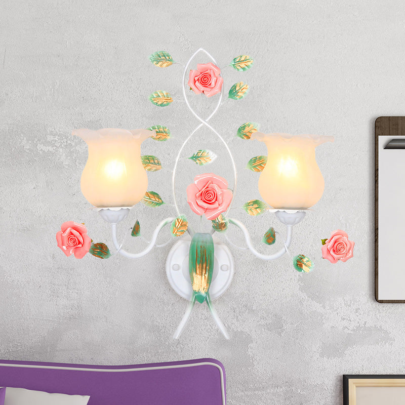 Frendorf | 1/2 Glühbirnen Metall Wandleuchte Pastoral Weiße Blume Wohnzimmer Wandmontierte Beleuchtung