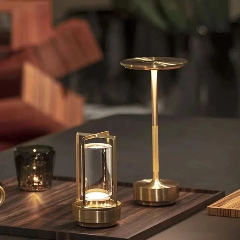 Frendorf | Luminor | USB Tischlampe | Gemütliche Beleuchtung | Kabelloses Laden