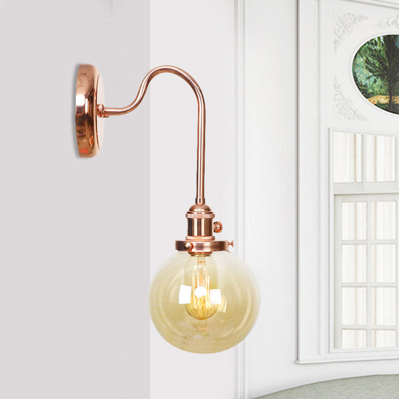 Frendorf | Vintage Globe Wandverlichting 1 Licht Duidelijk/Amber Glas Wandlamp in Koper met Bochtige Arm