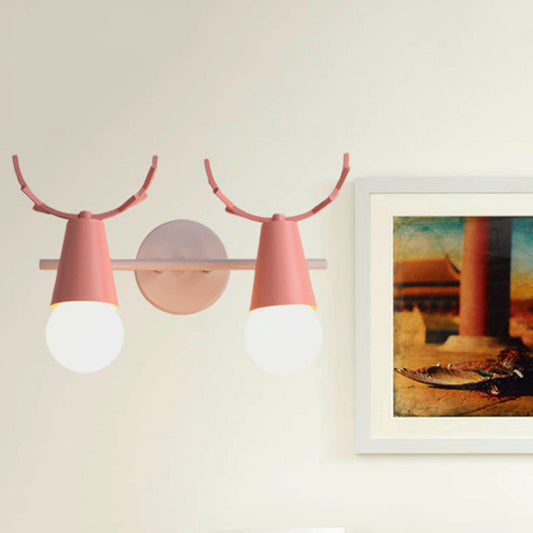 Frendorf | 2 Köpfe Kegel Wandlampe mit Geweihen Zeitgenössische Metall Wandlaterne für das Arbeitszimmer