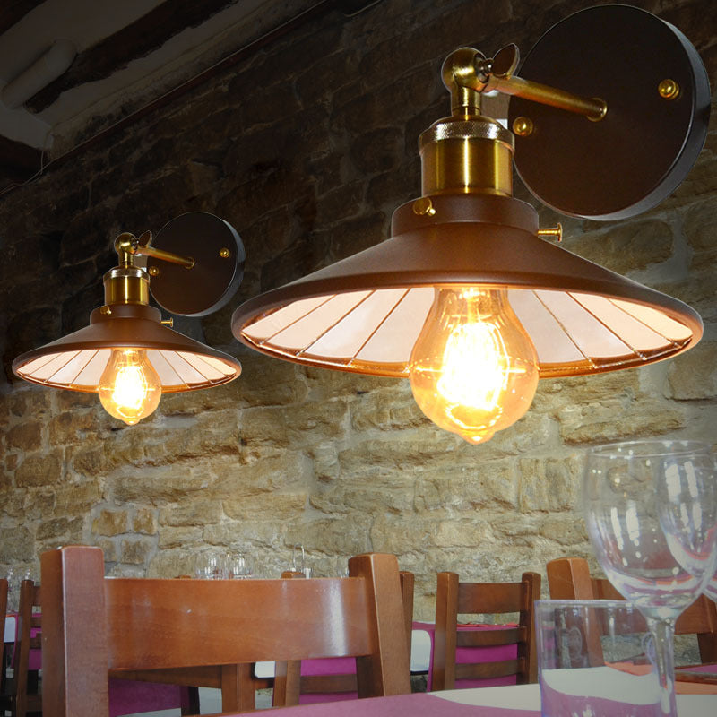 Antiqued Wide Flare Wandleuchte 1 Kopf Metall Wandmontierte Lampe in Schwarz für Restaurant
