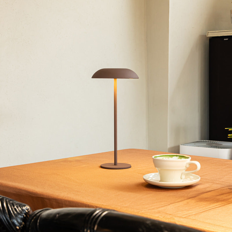 IronShine | Elegante & Wiederaufladbare Tischlampe