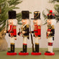 Frendorf | NussknackerJoy - Holz-Nussknacker-Soldatenfigur für zeitlosen Weihnachtszauber