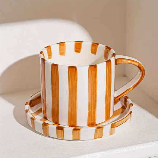 Frendorf | Sip&Stripe – Auffällige Tasse mit passendem gestreiften Teller