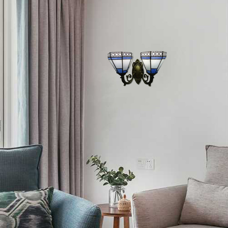 Frendorf | Gestreepte Glazen Piramide Wandlamp 2 Lichten Tiffany Traditionele Wandcursor in Amber/Blauw voor Slaapkamer