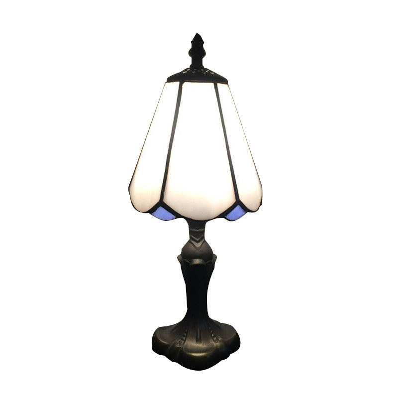 Tiffany Traditionelle Kegelförmige Tischlampe 1 Licht Glas und Metall Leseleuchte in Weiß/Rosa für Büro